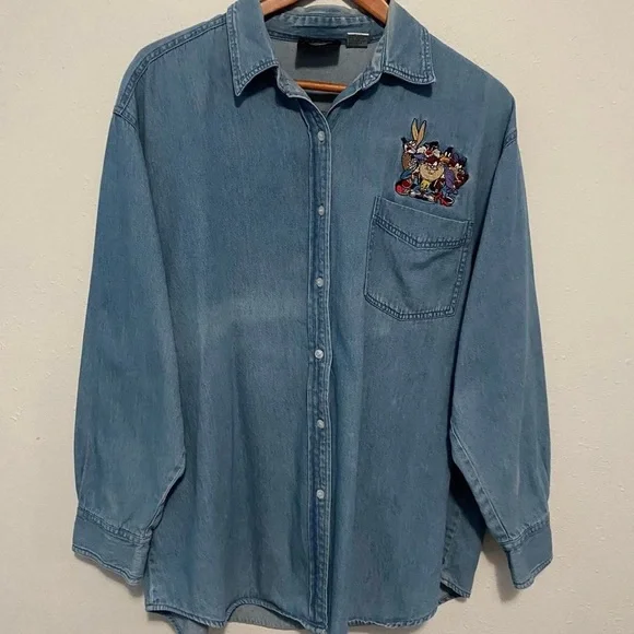 Vintage 90s Looney Tunes Denim Shirt with Cartoon Characters - Picture 4 of 8